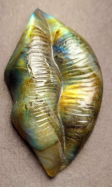 Labradorite Lips Carving
