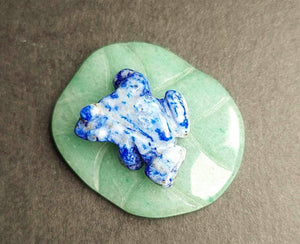 NEW!!! Mini Frog on Lily Pad Crystal Carving